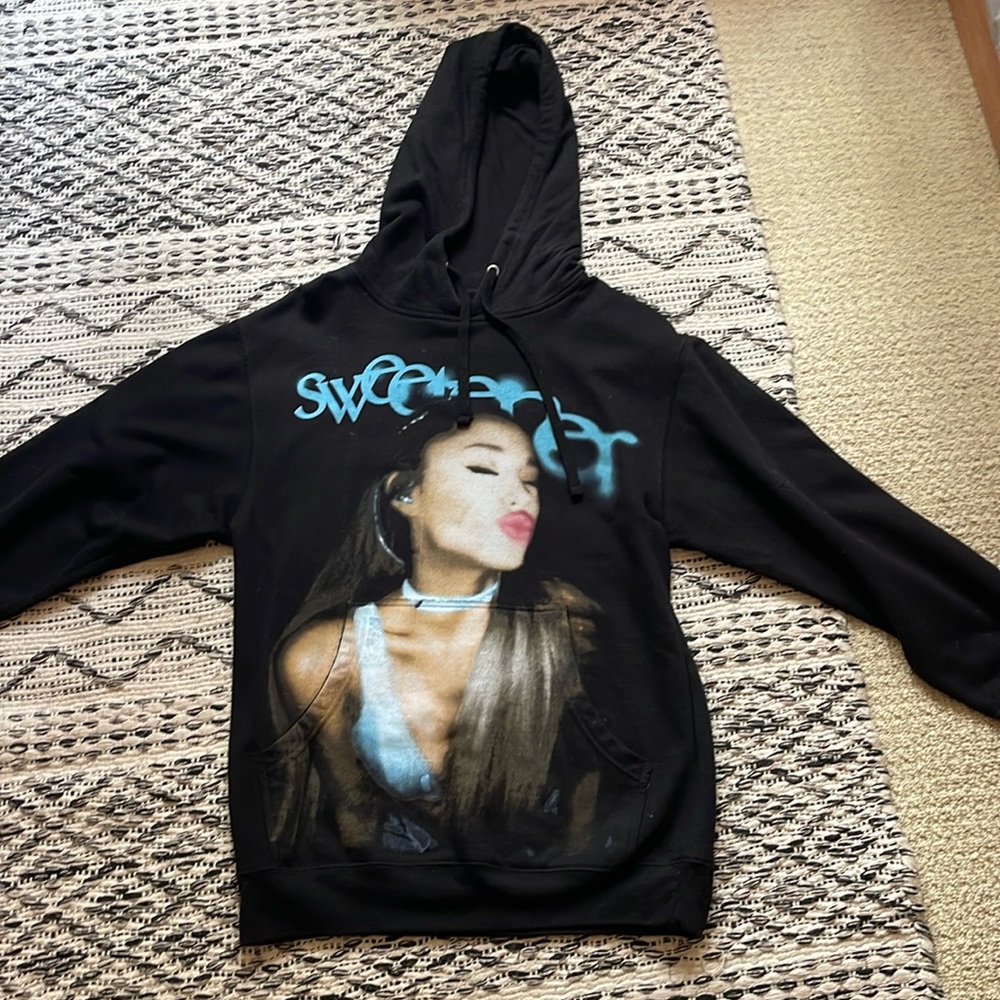 Ariana Grande sweetener merch